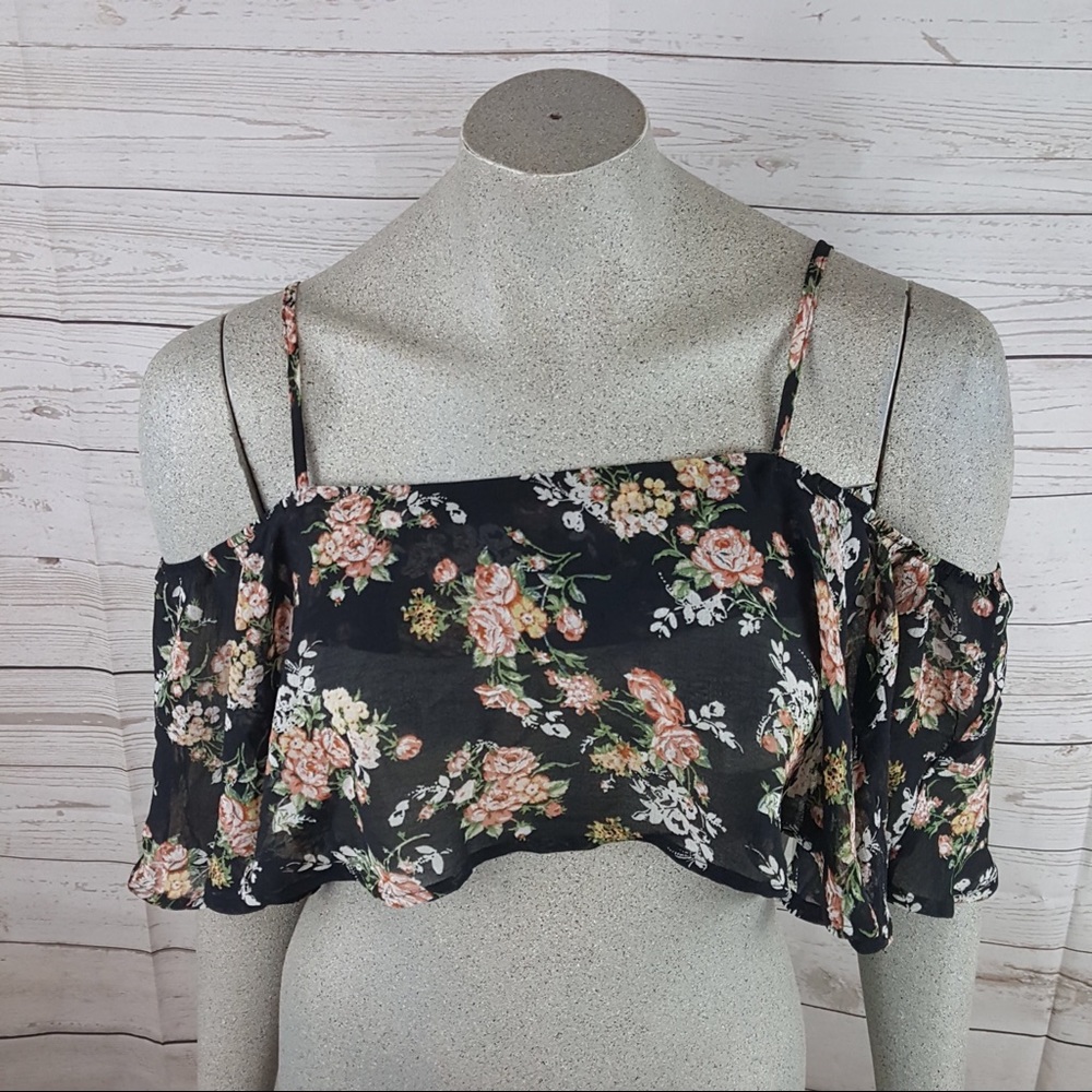Leith Black Floral Cold Shoulder Crop Top Gg20